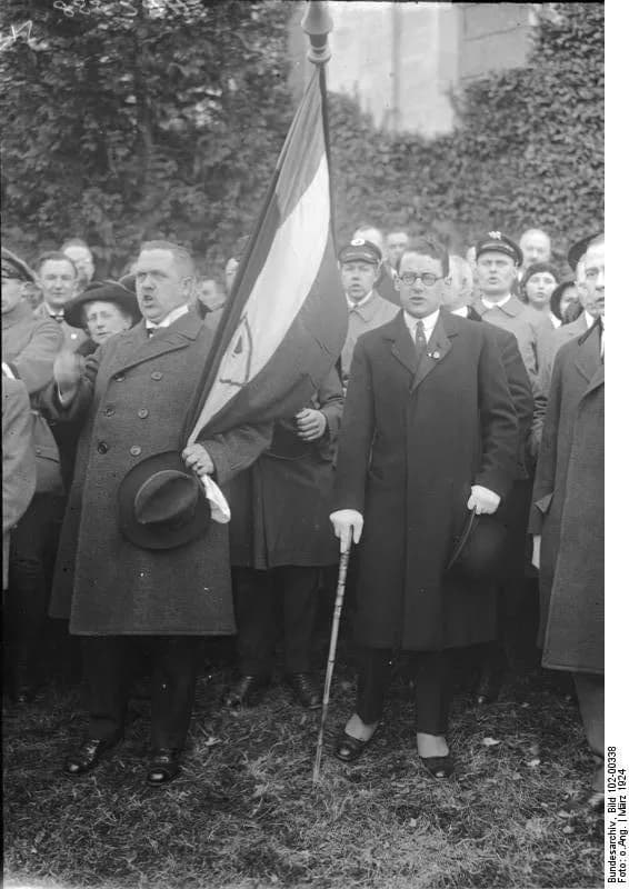 Otto von Bismarck - For documentary purposes the German Federal Archive often retained the original image captions, which may be erroneous, biased, obsolete or politically extreme. Gedenkfeier des Bis