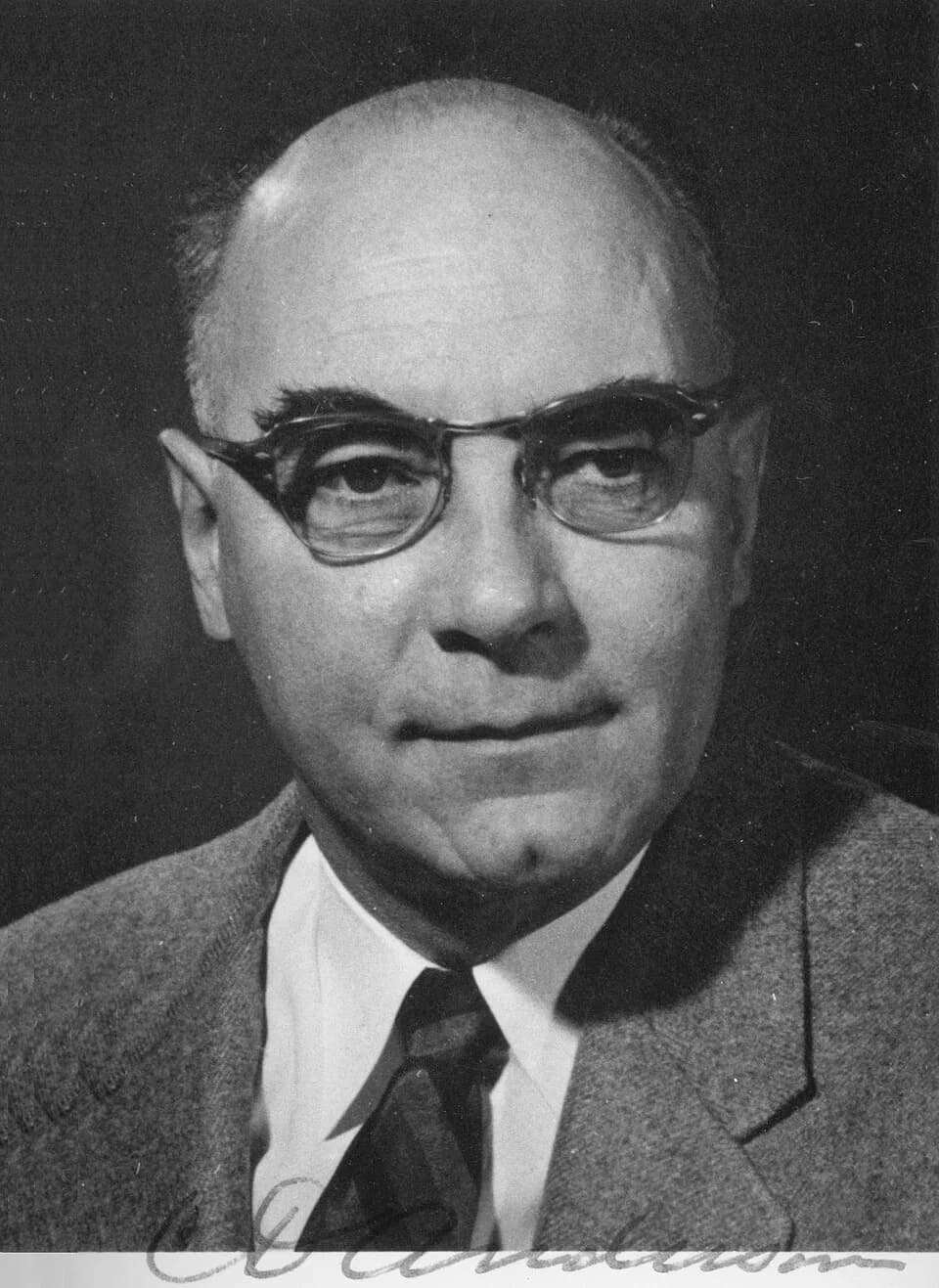 Carl David Anderson - Creator/Photographer: Unidentified photographer
Medium: Black and white photographic print
Dimensions: 23 cm x 16 cm
Date:  prior to 1991
Collection: Scientific Identity: Portrai