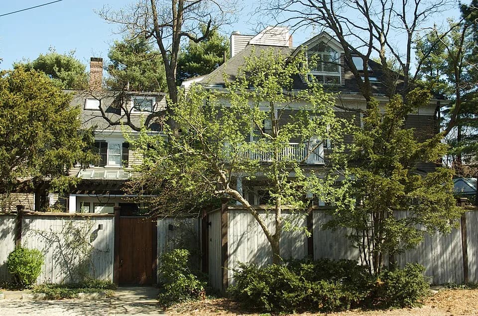 E. E. Cummings - The E.E. Cummings House in Cambridge, MA, listed on the National Register of Historic Places.