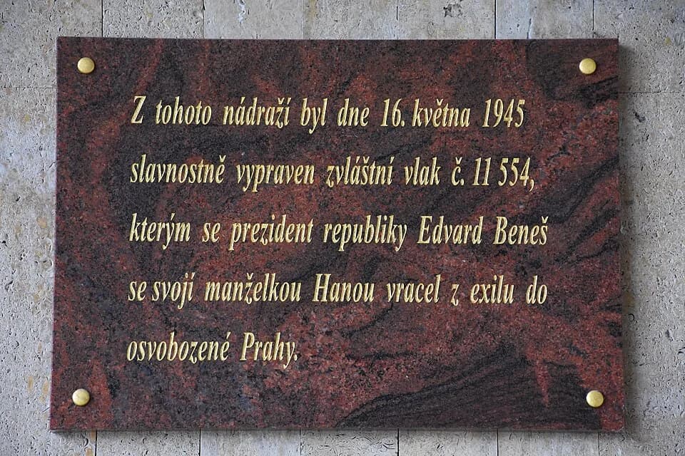 Edvard Beneš - Blansko-plaketa-zvláštní-vlak-Edvard-Beneš2015.jpg