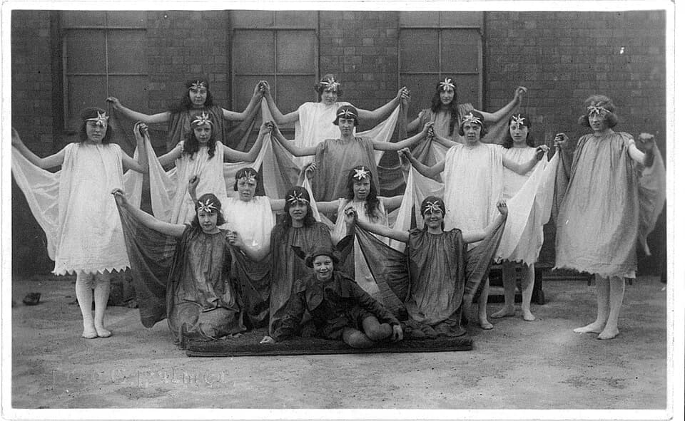 Isadora Duncan - Postcard photo of schoolgirls dressed for Greek dancing, in or near Swindon, Wiltshire, England. The photographer was Fred C. Palmer of Tower Studio, Herne Bay, Kent ca.1905-1916, and