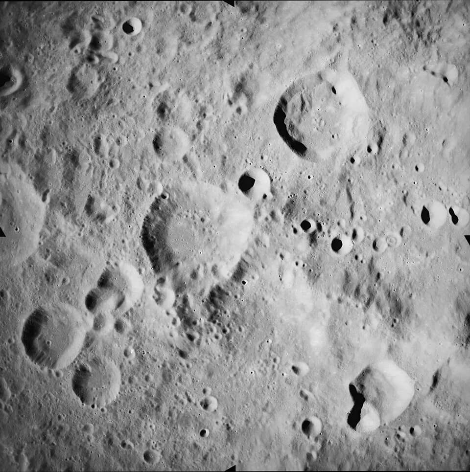 Hans Geiger - Geiger craters AS17-M-1116.jpg