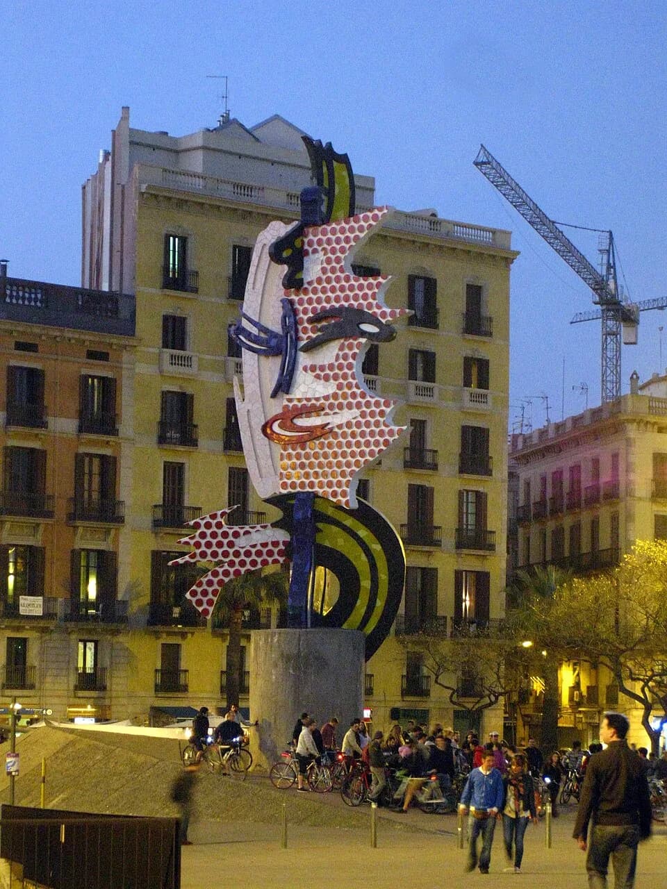Roy Lichtenstein - This is a photo of public art indexed in the cataloge Art Públic of Barcelona (Spain) under the code number