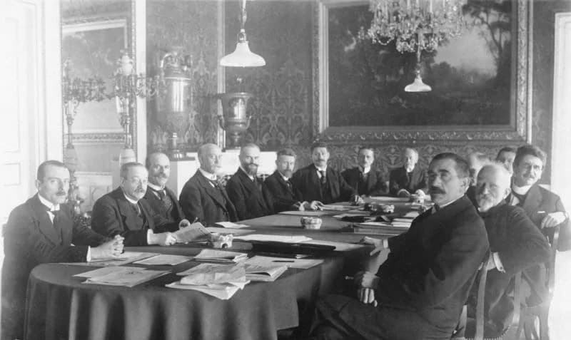 Gustav Bauer - For documentary purposes the German Federal Archive often retained the original image captions, which may be erroneous, biased, obsolete or politically extreme. 10 jahre Weimarer Verfas