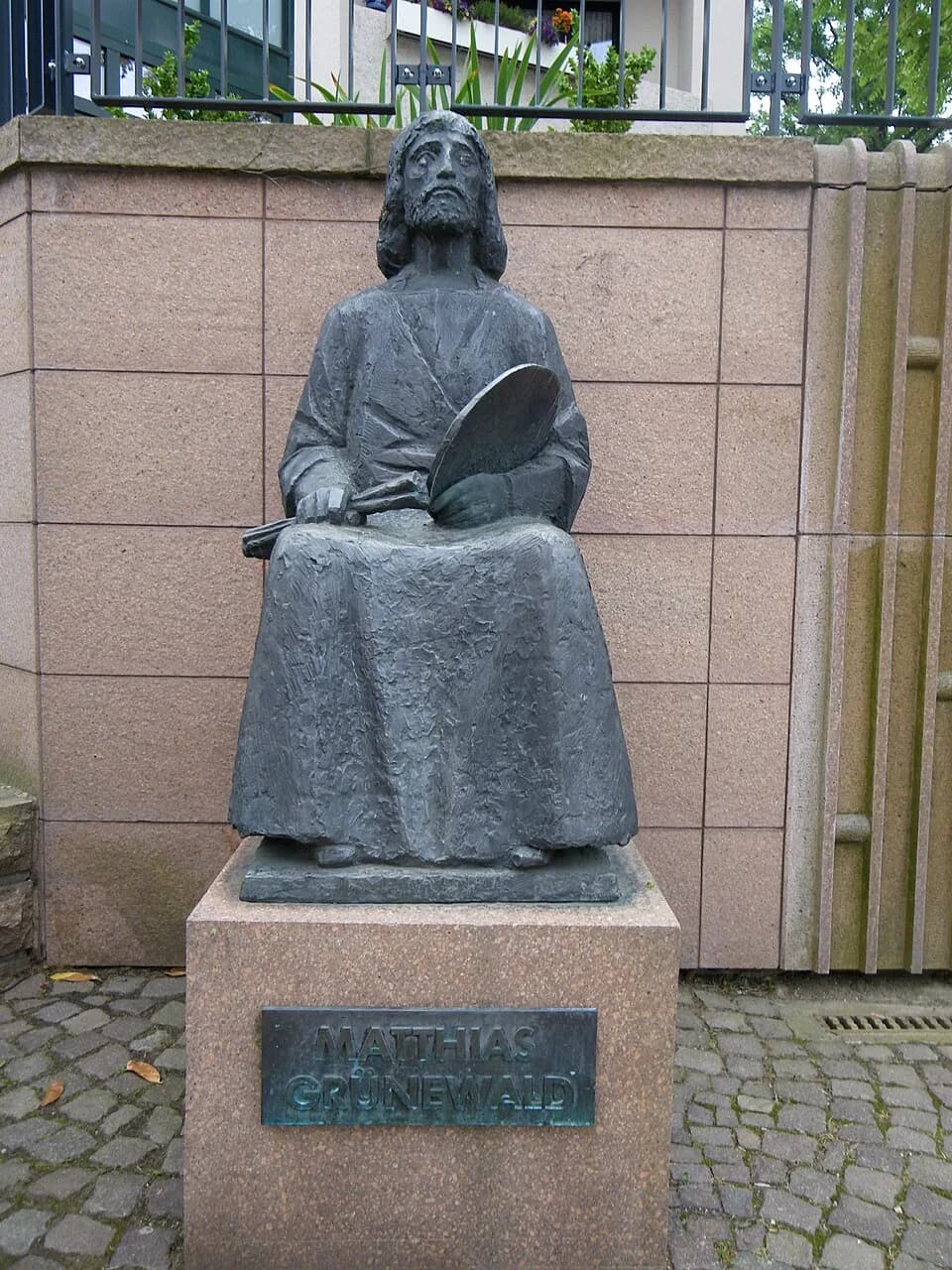Matthias Grünewald - de:Gerhard Geyer (1907-1989): Matthias Grünewald, 1989, Bronze, Sockel aus Löbejüner Quarzporphyr
Mühlberg/Ecke Schloßberg