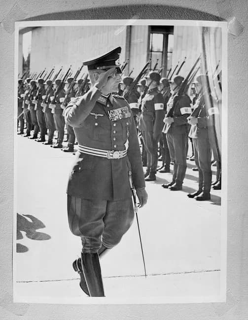 Franz Halder - Franz Halder inspected Finland's White Guard's company of honor.