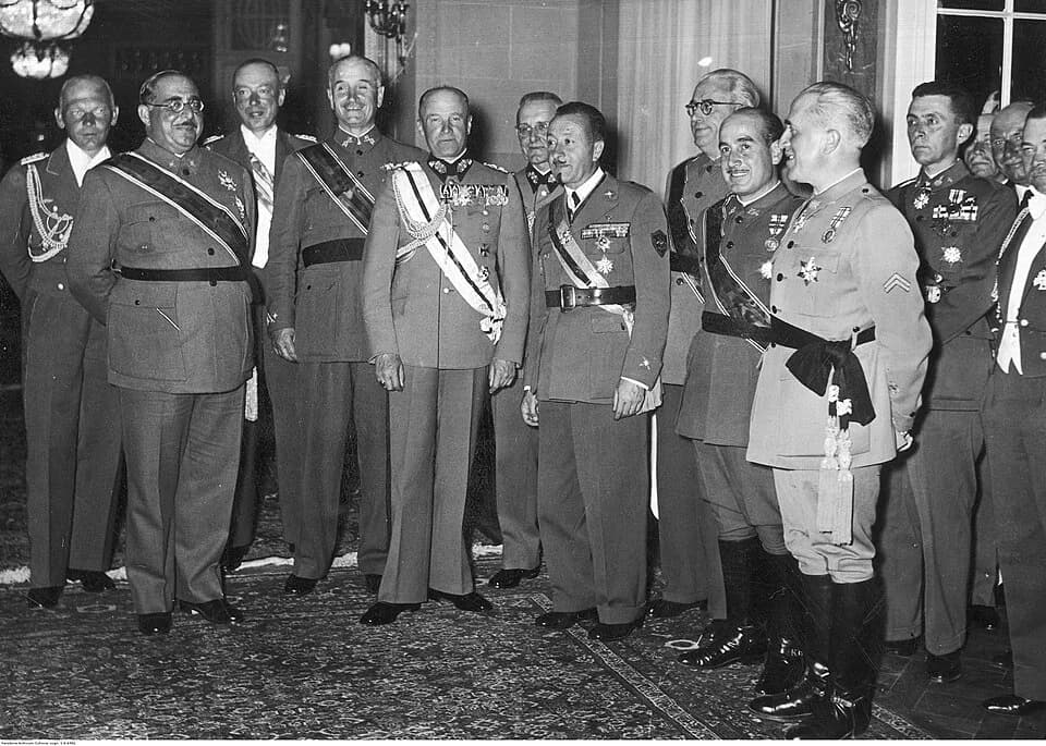 Franz Halder - Entourage of Spanish generals in Berlin, during the return trip of the Condor Legion to Germany. Pictured are:
Walther von Brauchitsch: General, commander-in-chief of the German Army.
W