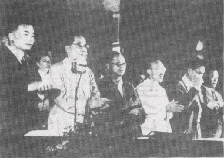Park Hon-young - 1948년 8월, 황해도 해주에서 열린 '인민대표자회의'에 참석한 백남운,허헌,박헌영,홍명희
