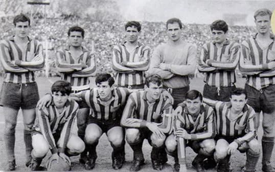 César Luis Menotti - Parados: Domingo Aranda, Néstor Cardoso, José Casares, Edgardo Andrada, Gualberto Muggione, Norberto Bautista. Hincados: Oscar Storti, Enrique Fernández, César Menotti, Néstor Man