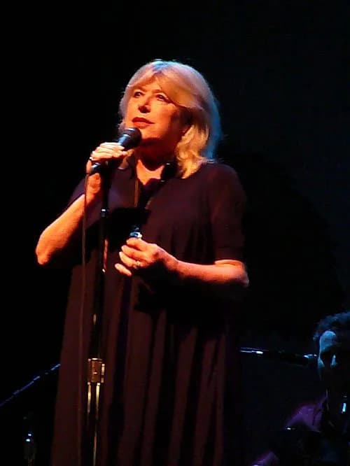 Marianne Faithfull - Picture of singer Marianne Faithfull
