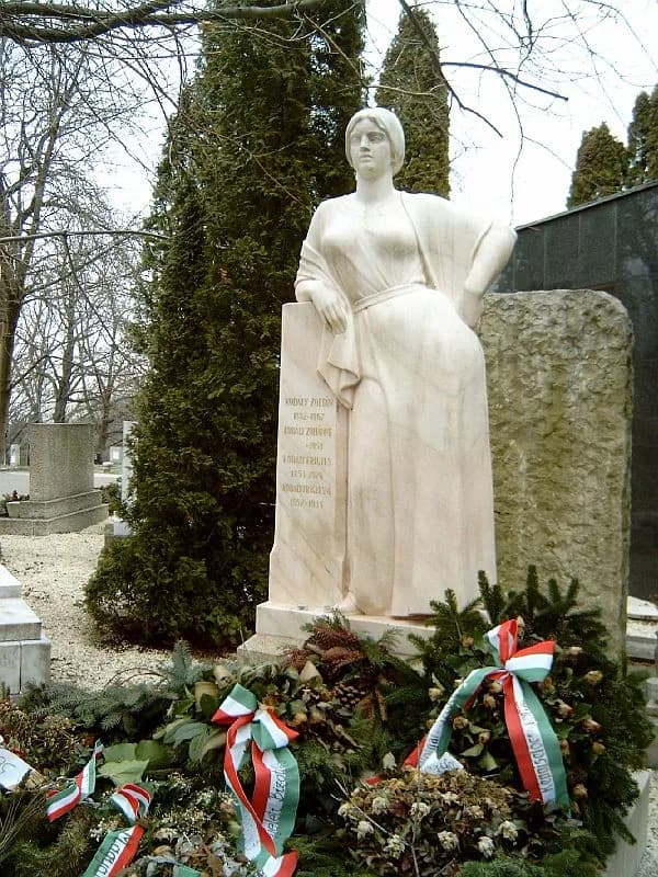 Zoltán Kodály - Kodály Zoltán sírja Budapesten. Pátzay Pál (1896–1976) alkotása (1968) Farkasréti temető: 20. körönd-1-17/18.