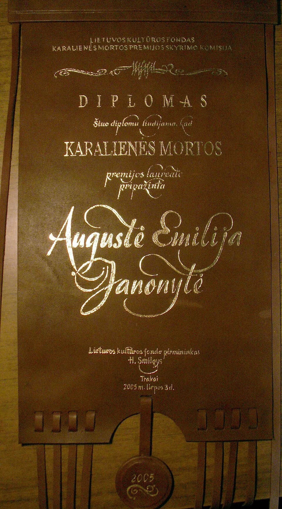 Mindaugas - Liucija Čiutienė and Gražina Šimoliūnienė, diploma of laureate of prize of Morta, queen of Lithuania, leder