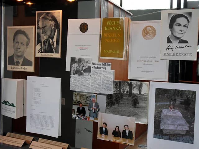 Zoltán Kodály - A fotó a magyar beszédművelési mozgalom történetét bemutató kiállításon készült, A Magyar Nyelv Múzeumában.