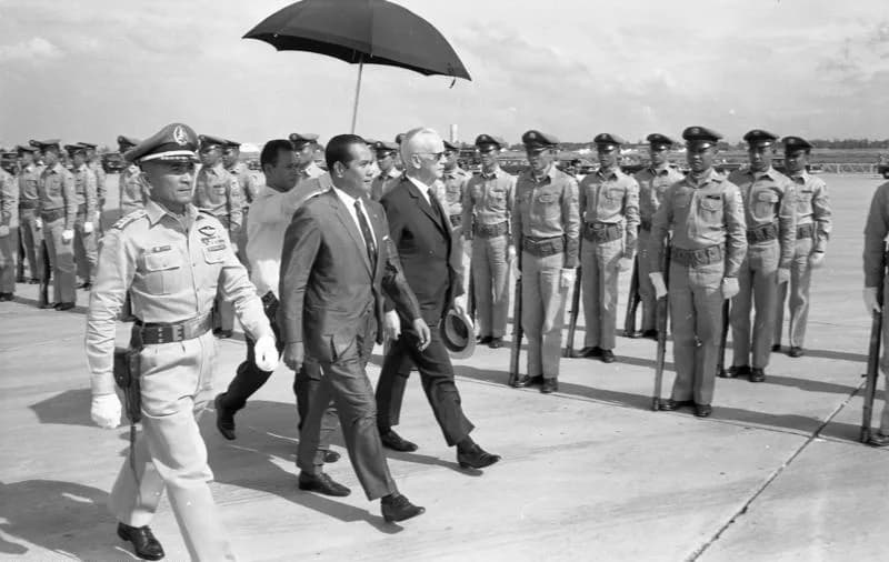 Diosdado Macapagal - For documentary purposes the German Federal Archive often retained the original image captions, which may be erroneous, biased, obsolete or politically extreme. Staatsbesuch Bunde