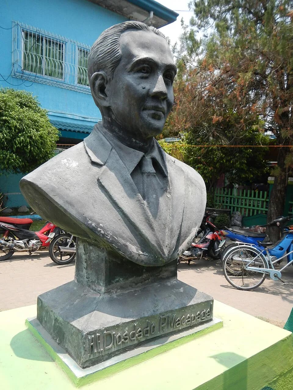 Diosdado Macapagal - Barangay Santa Cruz Poblacion,San Luis, Pampanga  Municipal Hall: Compound Complex, in front of the Police station, Centro.