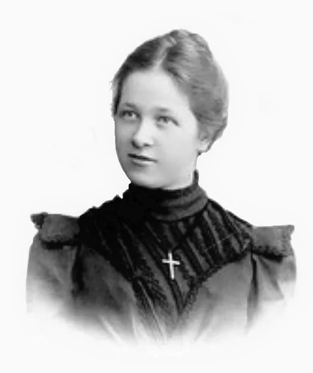 Marie Under - Photograph of Estonian poet Marie Under (1883–1980). Photograph is circa 1903 by Max Meixner of Reval (Tallinn).
Other information

Image was taken of notable person (Marie Under), an Es