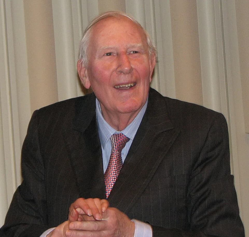 Roger Bannister - Sir Roger Bannister at the prize presentation of the 2009 Teddy Hall relay race.
