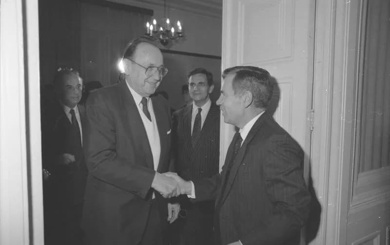Gyula Horn - For documentary purposes the German Federal Archive often retained the original image captions, which may be erroneous, biased, obsolete or politically extreme. Bundesminister Genscher in