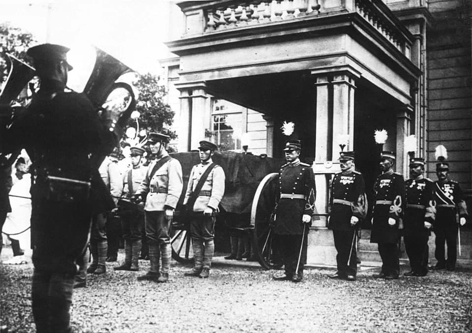 Katsura Tarō - Funeral of Japanese Prime Minister Tarō Katsura (1848-1913) at Zōjō-ji, Shiba, on 10 October 1913. The funeral carriage is shown here leaving his residence.