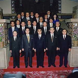 Keizō Obuchi - 小渕第1次改造内閣.