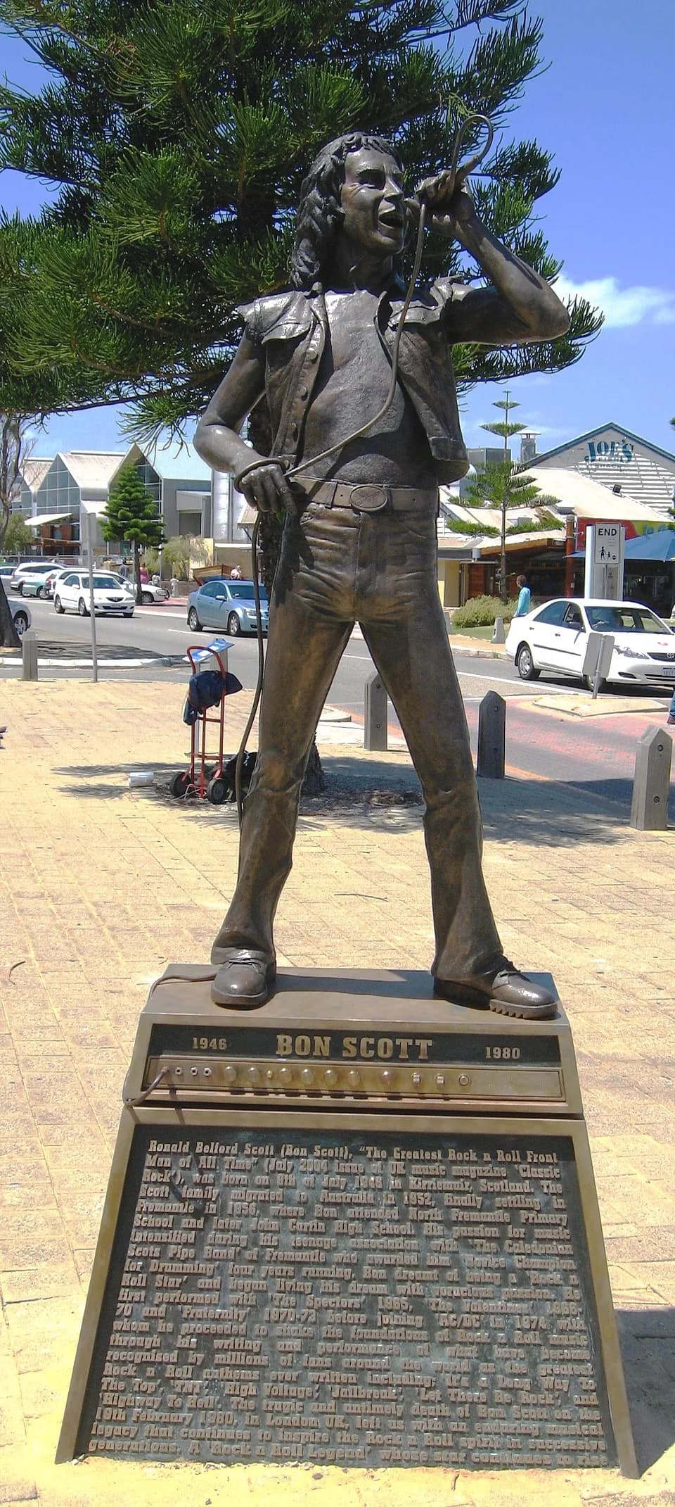 Bon Scott - Statue of Bon Scott by Greg James. Fisherman's Wharf, Fremantle, Western Australia.