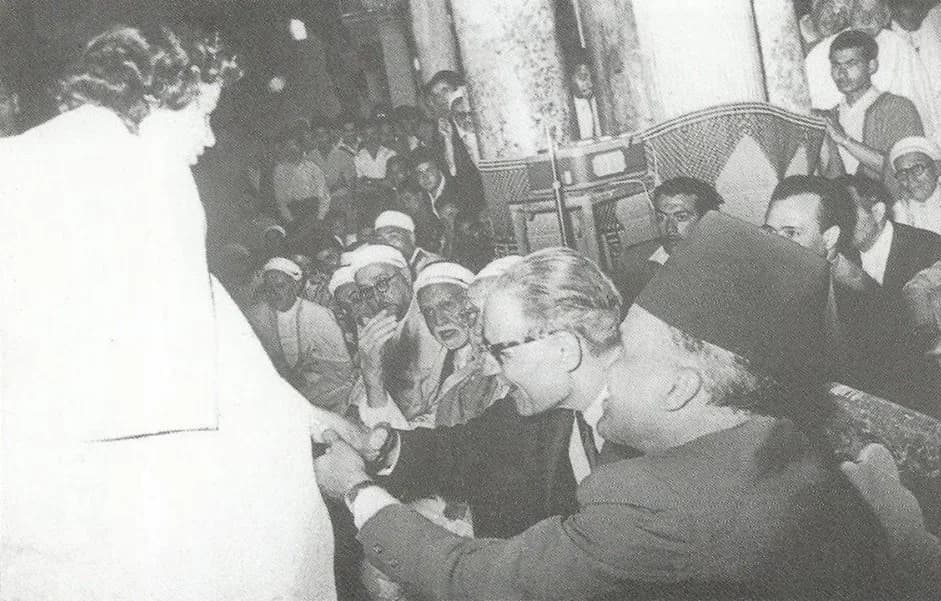 Taha Hussein - سنة 1957 استدعت الحكومة الدكتور طه حسين للإشراف على أوّل امتحان في اللغة والأدب العربي في دار المعلمين العليا أوّل نواة جامعية تأسّست بعد الاستقلال، وفي يوم 29 جوان 1957 حضر الحفل السنو