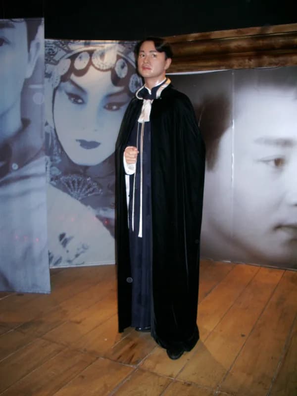 Leslie Cheung - Here is a likeness of Leslie Cheung (張國榮), who committed suicide in 2003. May he rest in peace.