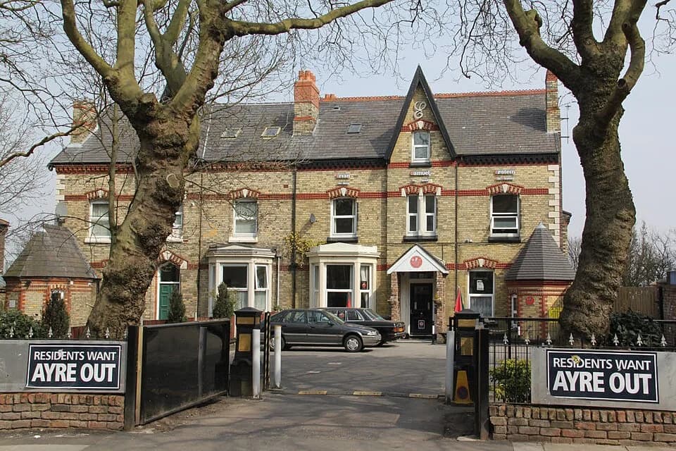 Brian Epstein - Stanley Park Hotel
27 Anfield Road, Stanley Park, 4 km from Liverpool, Great Britain
Also known as Epstein House. This was the home of the grandparents of Brian Epstein, who became fam