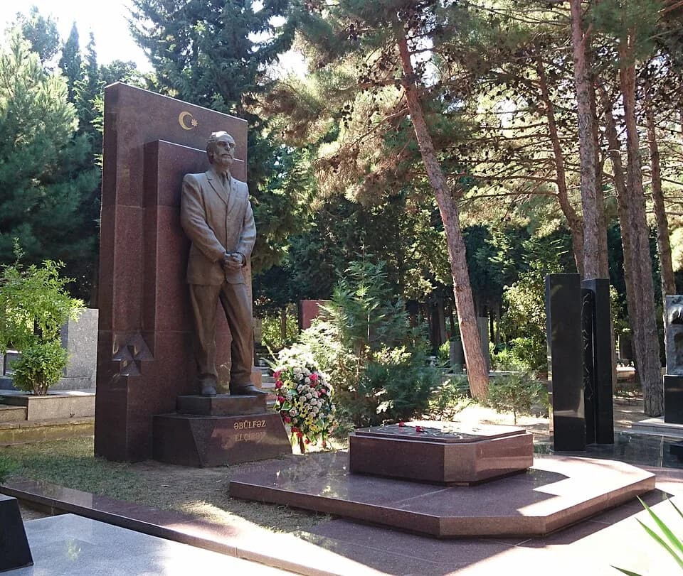 Abulfaz Elchibey - Elçibey mezarı