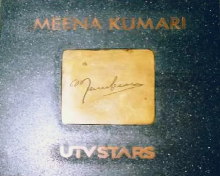 Meena Kumari - Meena Kumari's autograph at Walk of the Stars, Bandra