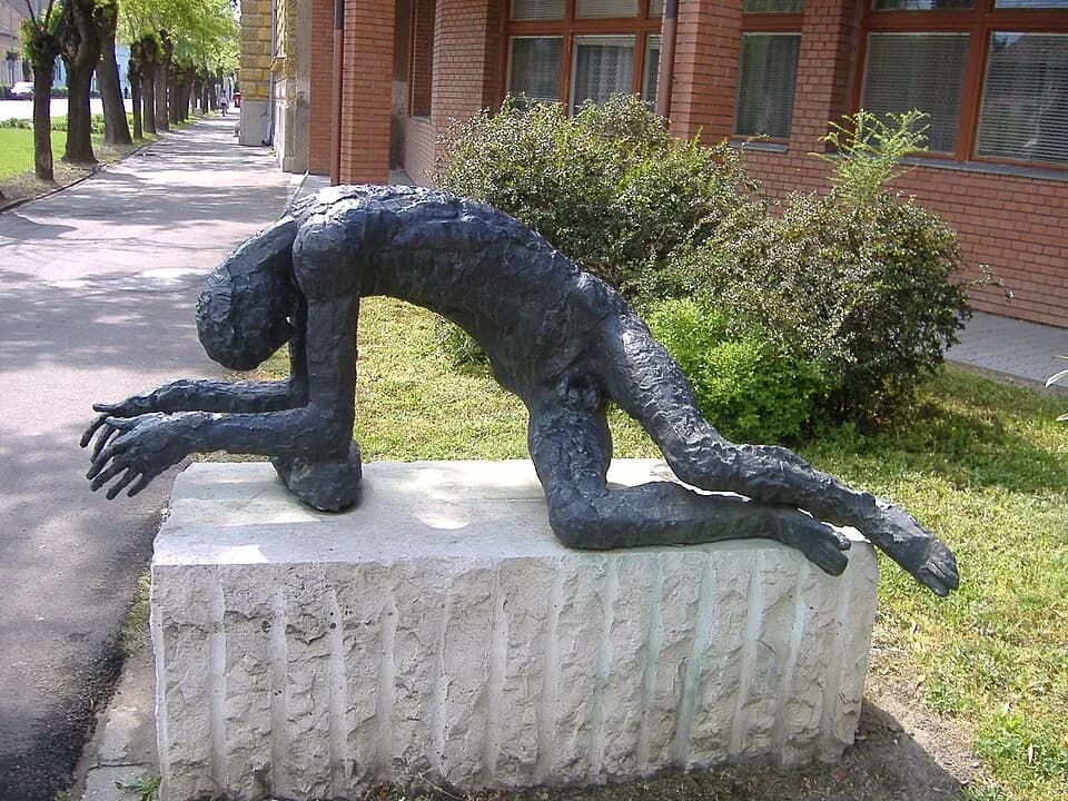 Attila József - Statue of the "Tired Man" (Megfáradt ember in Hungarian), referring to the poem of Attila József, famous Hungarian poet. The statue is the work of József Somogyi, and is located in Mak