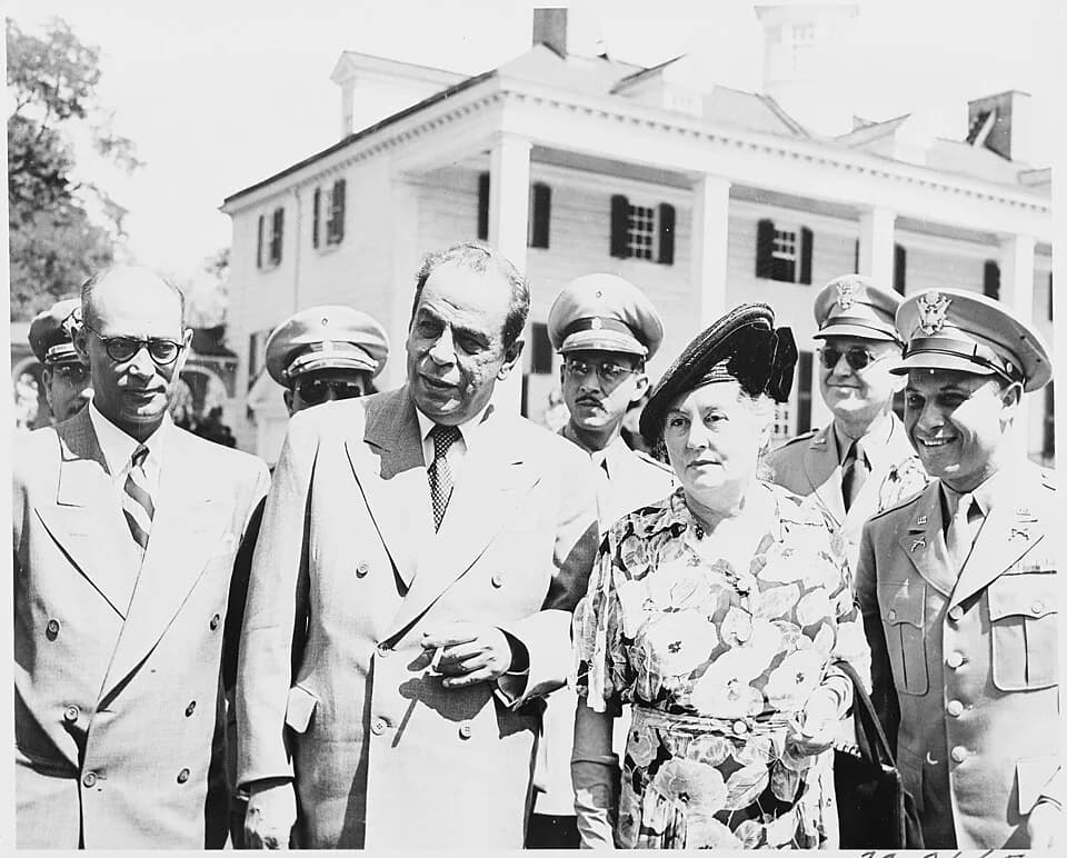 Rómulo Gallegos - President Romulo Gallegos of Venezuela and his wife visit Mt. Vernon. They are in the center of this group in front... - NARA - 199825.jpg