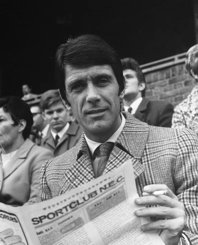 Cesare Maldini - Cesare Maldini op de tribune bij N.E.C.