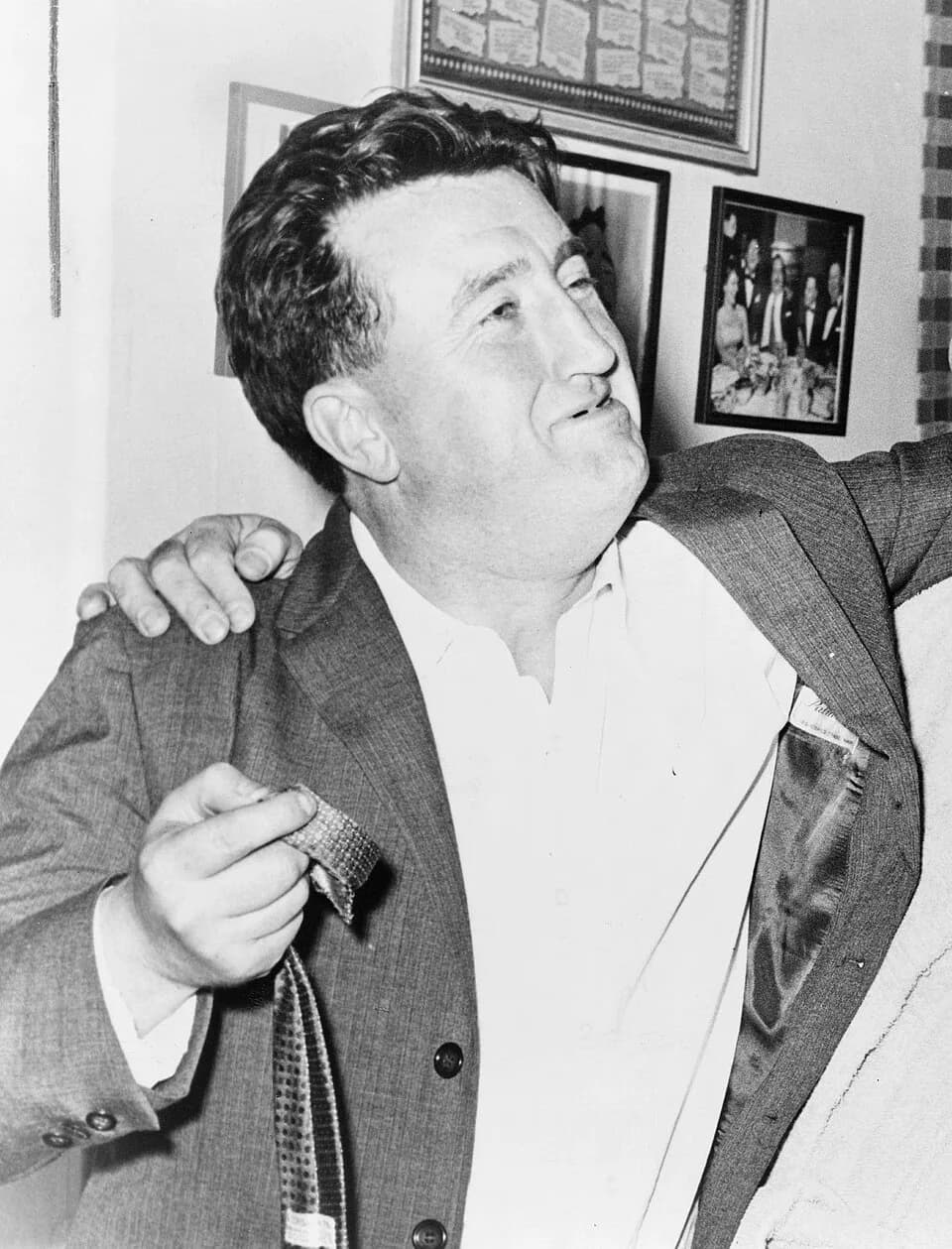 Brendan Behan - Brendan Behan in Jackie Gleason's dressing room at show "Take me along".