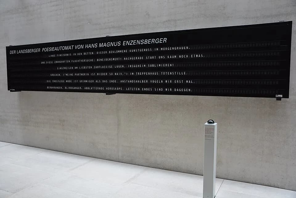 Hans Magnus Enzensberger - Der Landsberger Poesieautomat von Hans Magnus Enzensberger, der seit 2006 im Literaturmuseum der Moderne in Marbach ausgestellt ist.