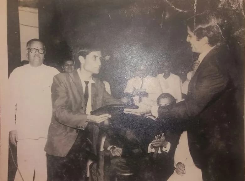 Shashi Kapoor - Young Surendra Sharma receiving award from one of the most famous veteran Indian actors, Late Shashi Kapoor for one of his outstanding stage performances.