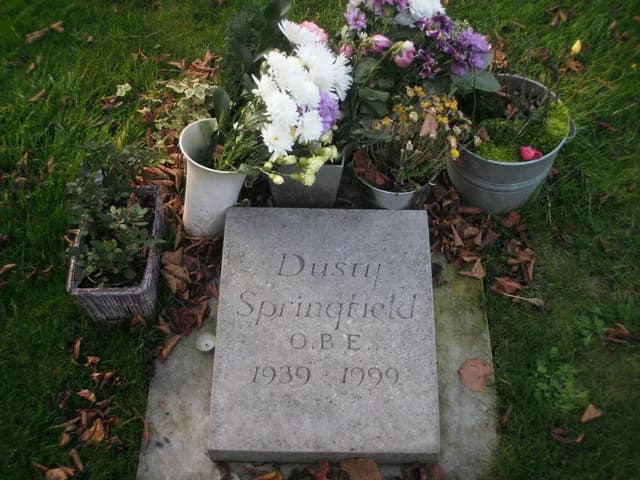 Dusty Springfield - Dusty Springfield's gravestone in St Mary the Virgin parish churchyard, Henley-on-Thames, Oxfordshire