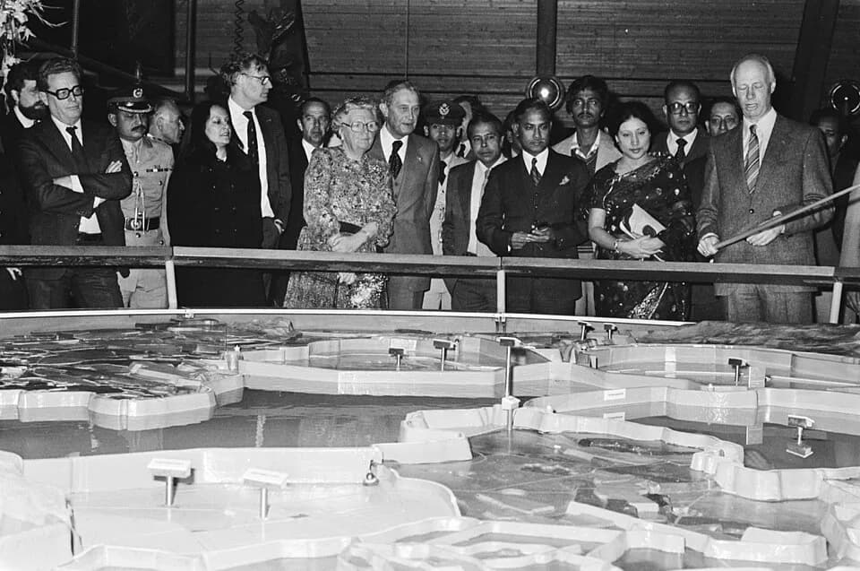 Ziaur Rahman - Ziaur Rahman en Hare Majesteit in infocentrum Nieuw Land in Lelystad