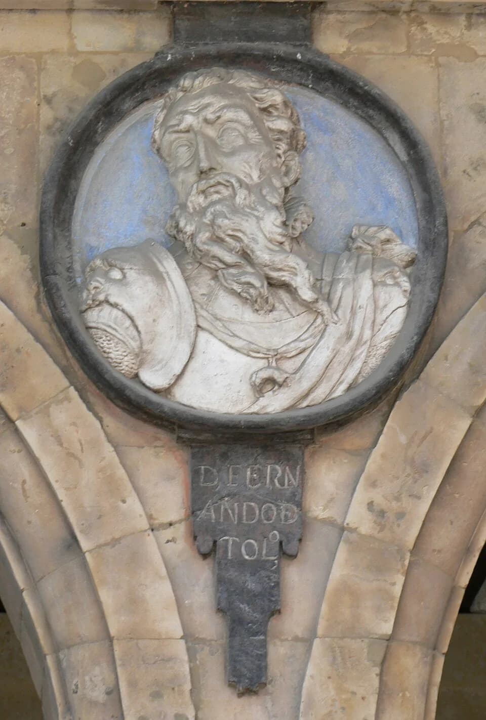 Fernando Álvarez de Toledo, 3rd Duke of Alba - Medallón con la efigie de Fernando Álvarez de Toledo, conocido como el Gran Duque de Alba, en el Pabellón de San Martín, Plaza Mayor de Salamanca (España