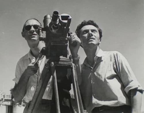 Dino Risi - Il regista Dino Risi e il direttore della fotografia Romolo Garroni al lavoro.