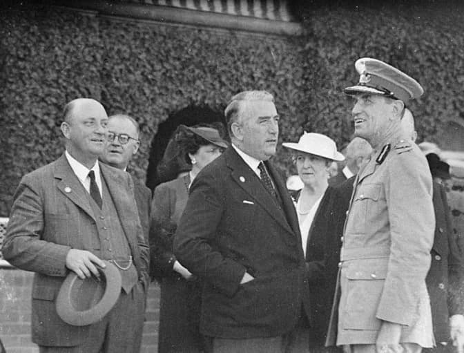 Robert Menzies - Premier of NSW Alexander Mair (left) with Prime Minister Robert Menzies (centre) and Governor of NSW Lord Wakehurst (right) at the opening of the Sydney Royal Easter Show, March 1940.