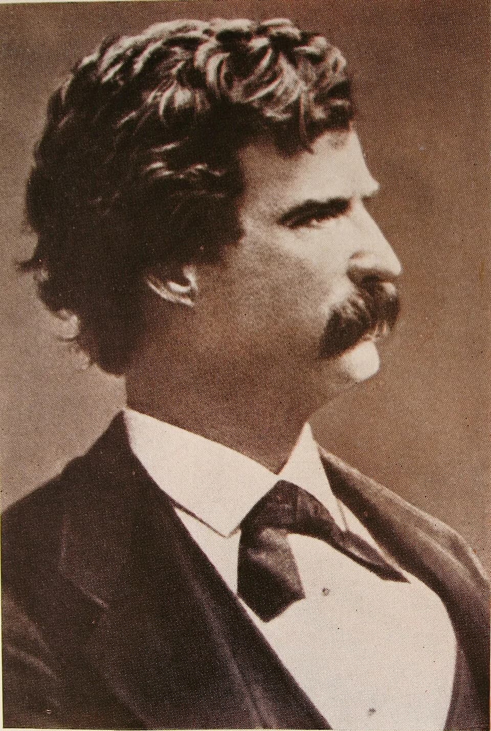 Mark Twain - Young Mark Twain, American writer. Photograph, unknown year, surely before 1923 (He died in 1910).