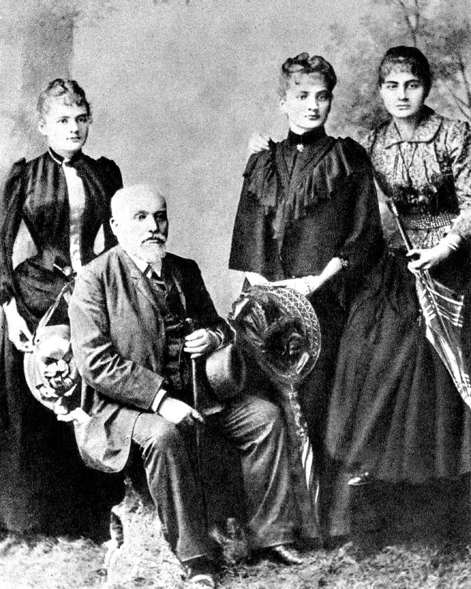 Marie Curie - Sklodowski Family: Wladyslaw Skłodowski and his daughters Maria, Bronisława and Helena