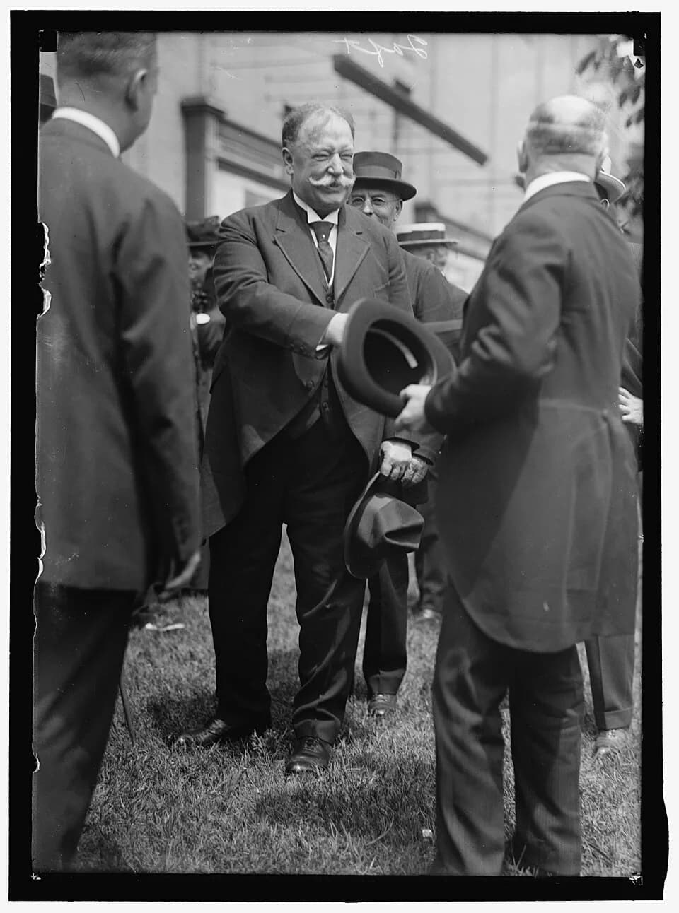 William Howard Taft - Title: TAFT, WILLIAM HOWARD
Abstract/medium: Harris &amp; Ewing photograph collection

Physical description: 1 negative :