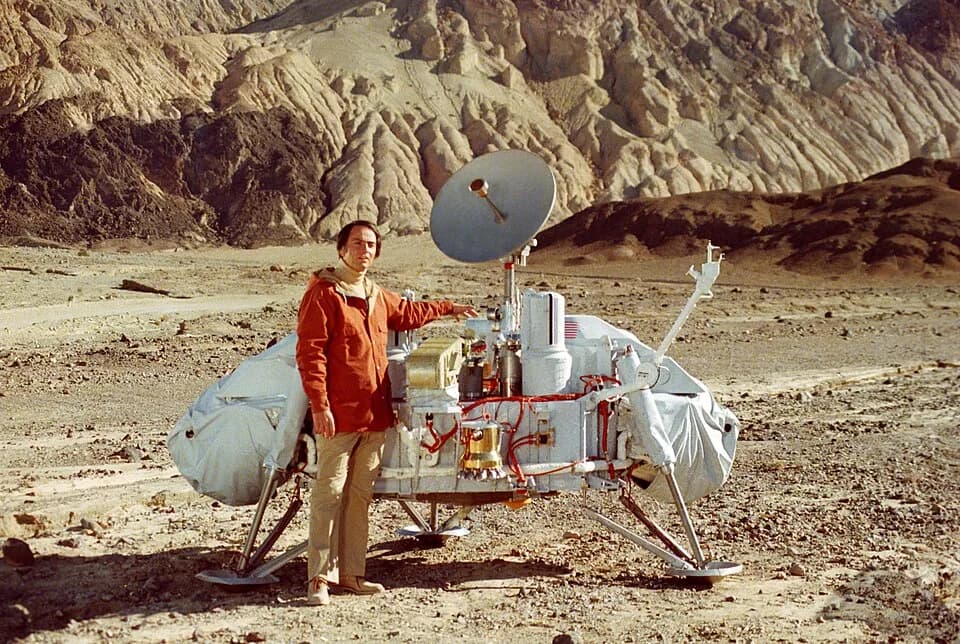 Carl Sagan - Carl Sagan with a Viking lander