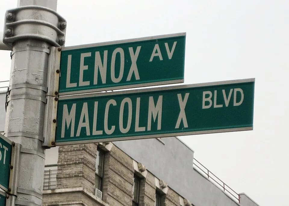 Malcolm X - A street sign for Malcolm X Boulevard (Lenox Avenue) in Manhattan, New York City.