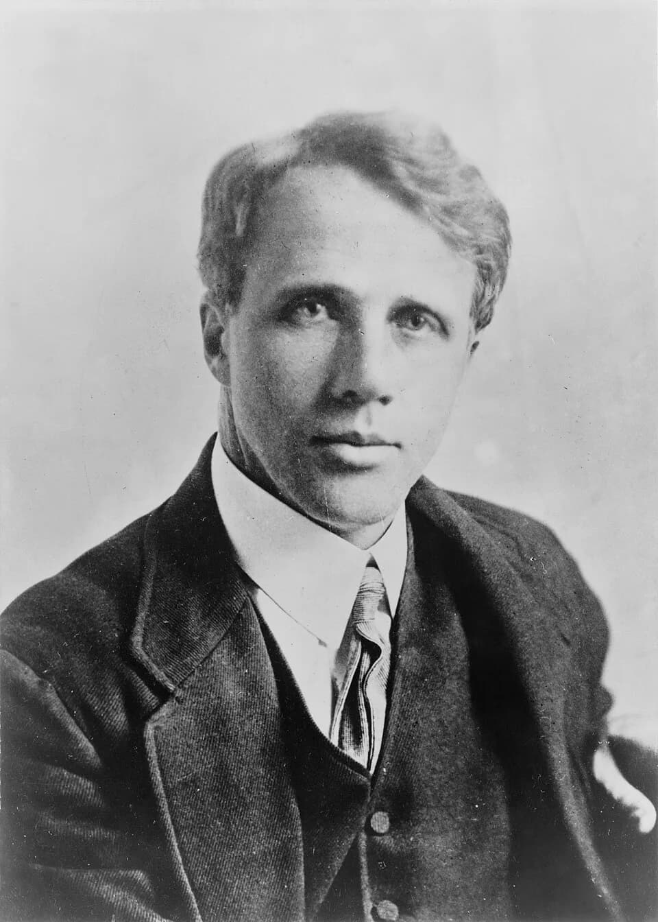 Robert Frost - "Robert Frost, head-and-shoulders portrait, facing front."