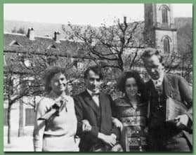 Hannah Arendt - Hannah Arendt (second from right) at Heidelberg University in 1928, between  Hugo Friedrich (L) and Benno von Wiese (R) with unknown woman.