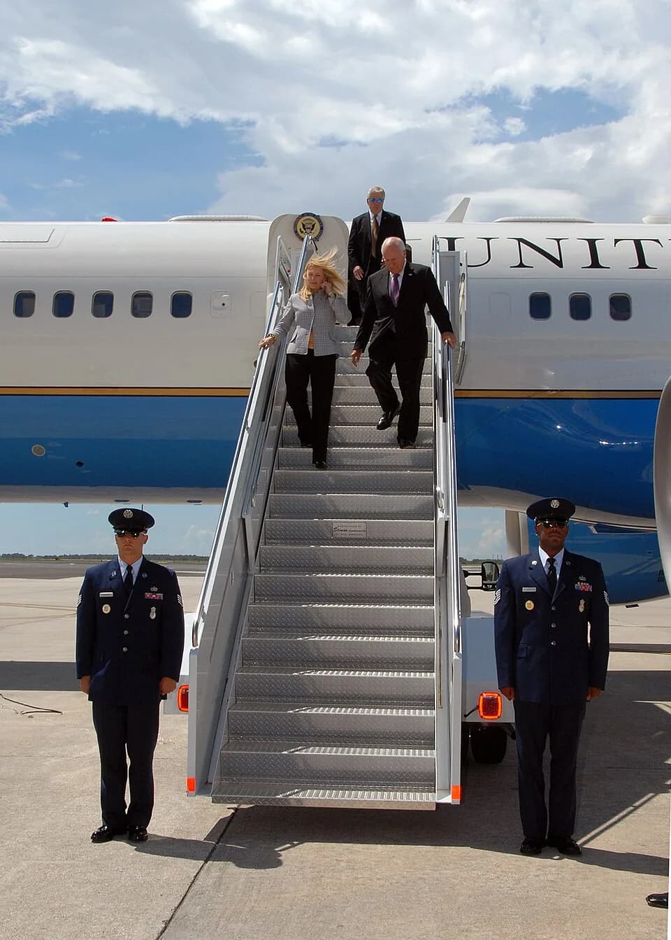 Dick Cheney - TAMPA, Fla. (Sept. 14, 2007) - Vice President Dick Cheney and his daughter depart Air Force Two upon arrival to MacDill Air Force Base. Cheney visited MacDill to speak to members of Cent