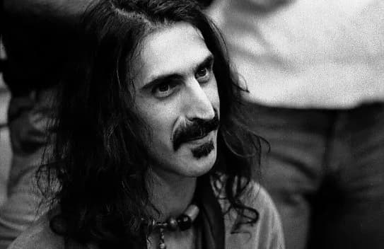 Frank Zappa - Records on wheels, Toronto, sept. 24 1977